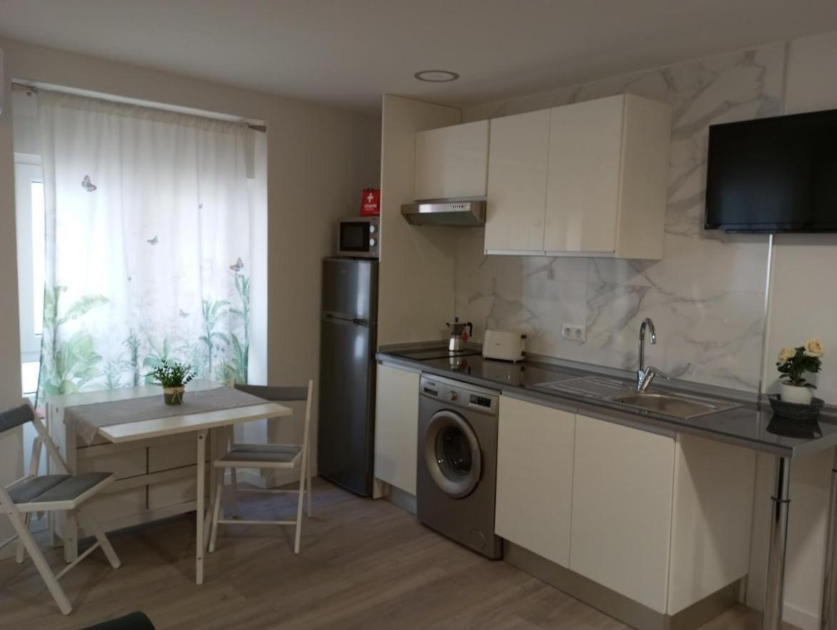 Apartamentos "El Balconico" Arguedas Luaran gambar