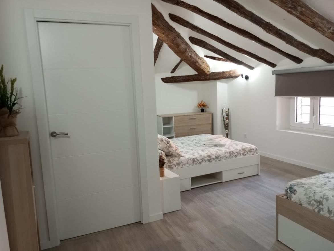 Apartamentos "El Balconico" Arguedas Luaran gambar