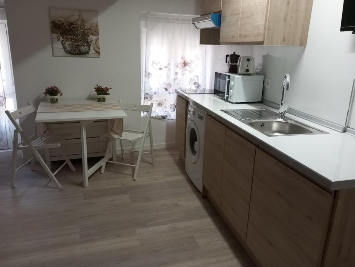 Apartamentos "El Balconico" Arguedas Luaran gambar