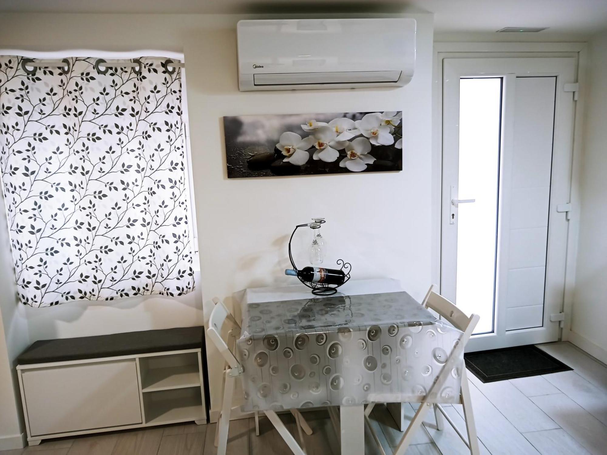 Apartamentos "El Balconico" Arguedas Luaran gambar