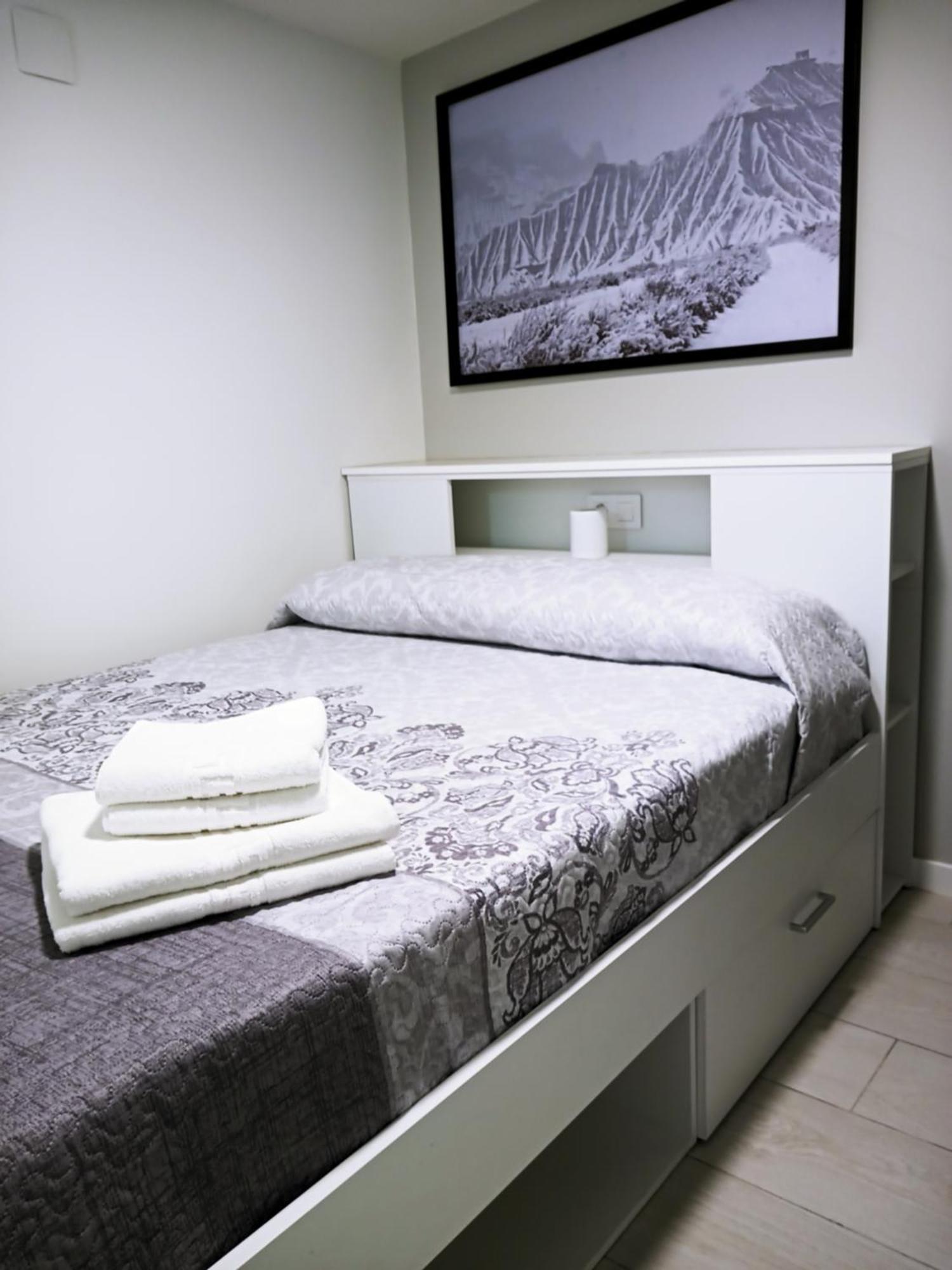 Apartamentos "El Balconico" Arguedas Luaran gambar